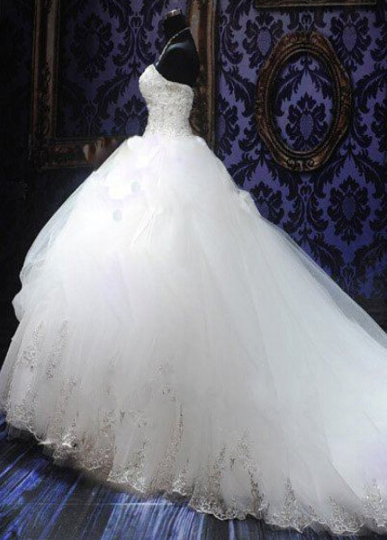 Beading Chapel Train Tulle Natural Waist Sweetheart Sleeveless Wedding gown
