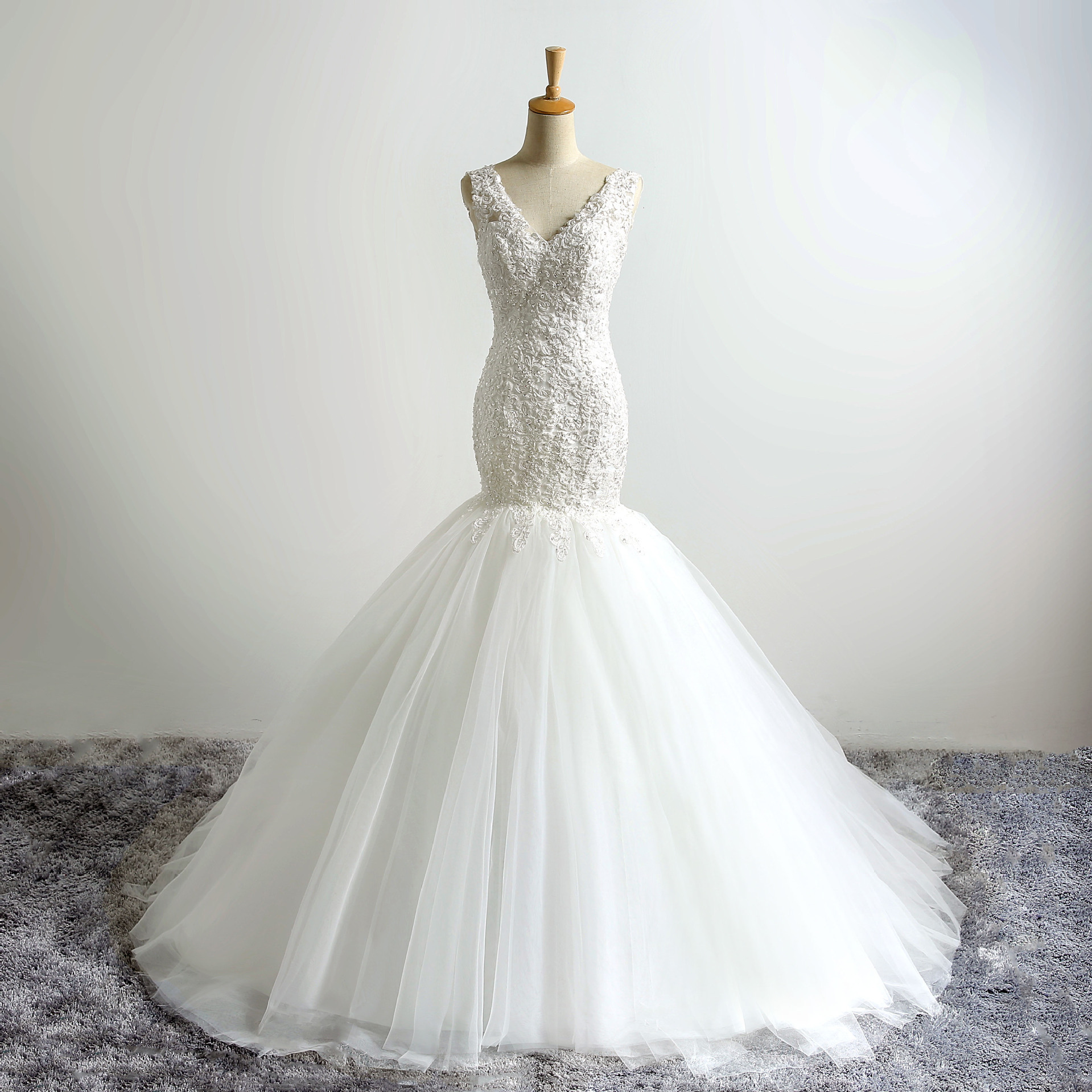 Church Formal Applique V-Neck Sleeveless Mermaid Wedding Dress