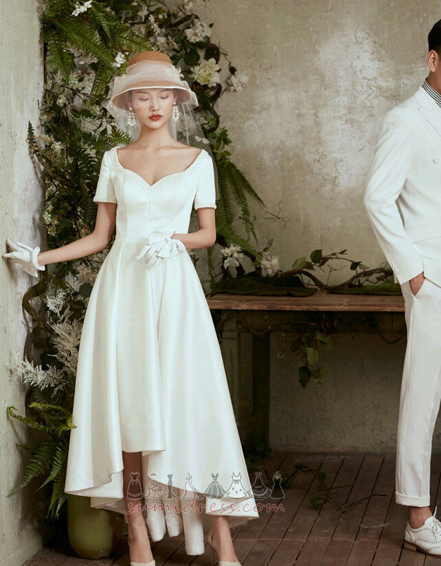 Korta ärmar Profilering Asymmetrisk Natural Midja V-ringning Bröllopsklänning