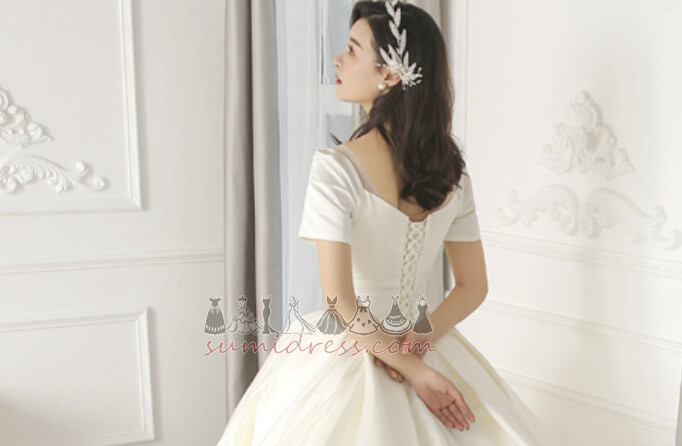 Korta ärmar Profilering Asymmetrisk Natural Midja V-ringning Bröllopsklänning