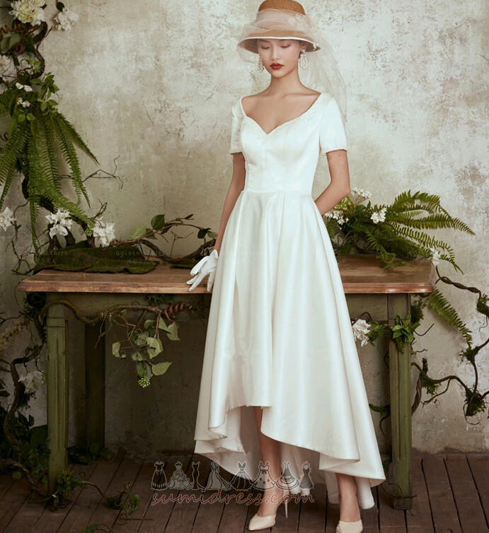 Korta ärmar Profilering Asymmetrisk Natural Midja V-ringning Bröllopsklänning