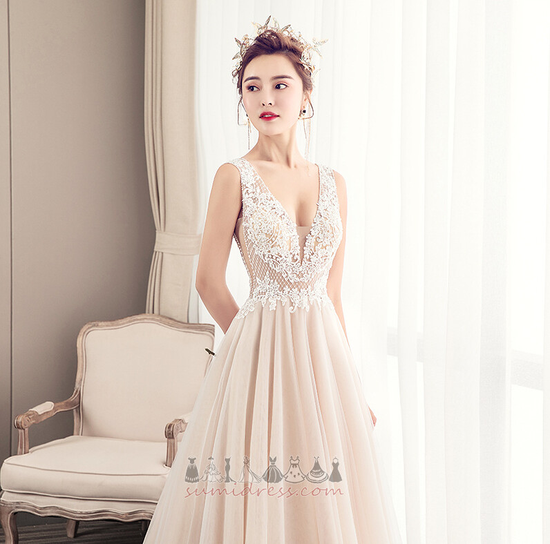 Lång V-ringning Ärmlös Appliqués Tyll Rygglös Bröllopsklänning