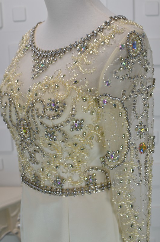 Luxuriös A-Linie Elastischer Satin Perle Zug zu fegen Mittelgröße Abendkleid
