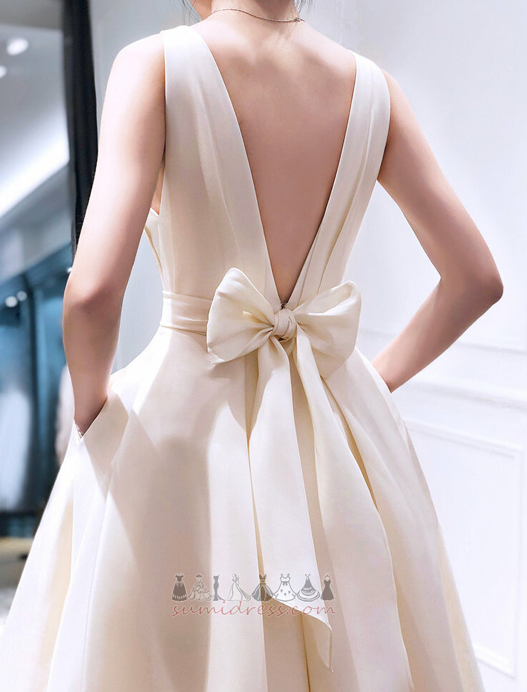 Luxus Rückenfrei Asymmetrisch Natürliche Taille Ärmellos Herbst Brautkleid