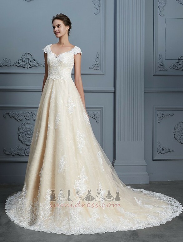 Pakaian perkahwinan Renda Sederhana Lama Lapisan renda Kereta Api Cathedral Butang Pakaian perkahwinan Renda Sederhana Lama Lapisan renda Kereta Api Cathedral Butang