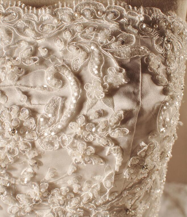 Robe de Mariée Princesse Médium Traîne Cathédrale Perle Sans Manches Dentelle