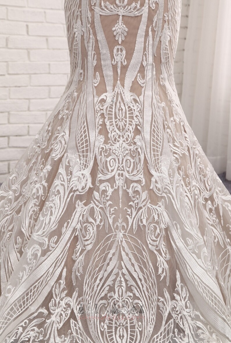 Sleeveless Lace Overlay Sheer Back Applique Vintage Medium Wedding Dress