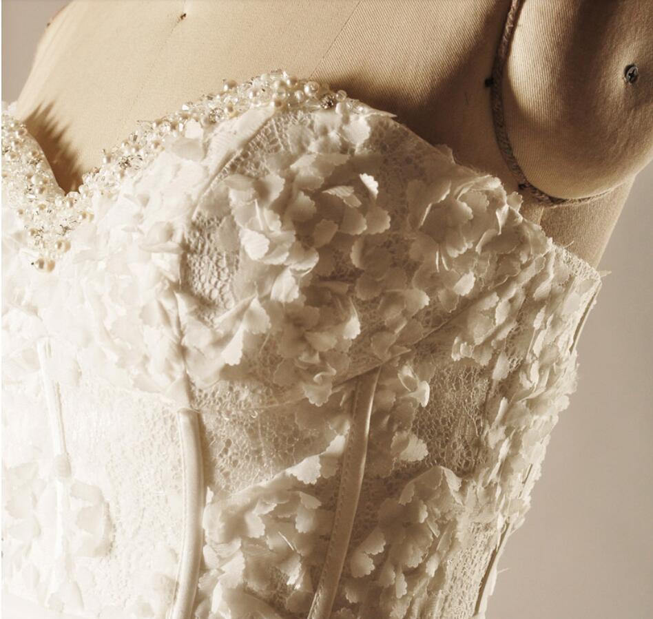 Sleeveless Medium Flowers Sweetheart Formal Lace Wedding Dress