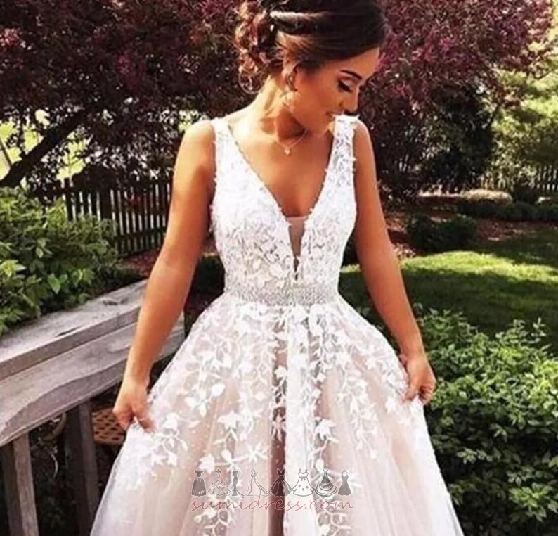 Tyll Sopa Tåg Rygglös V-ringning Ärmlös Strand Bröllopsklänning