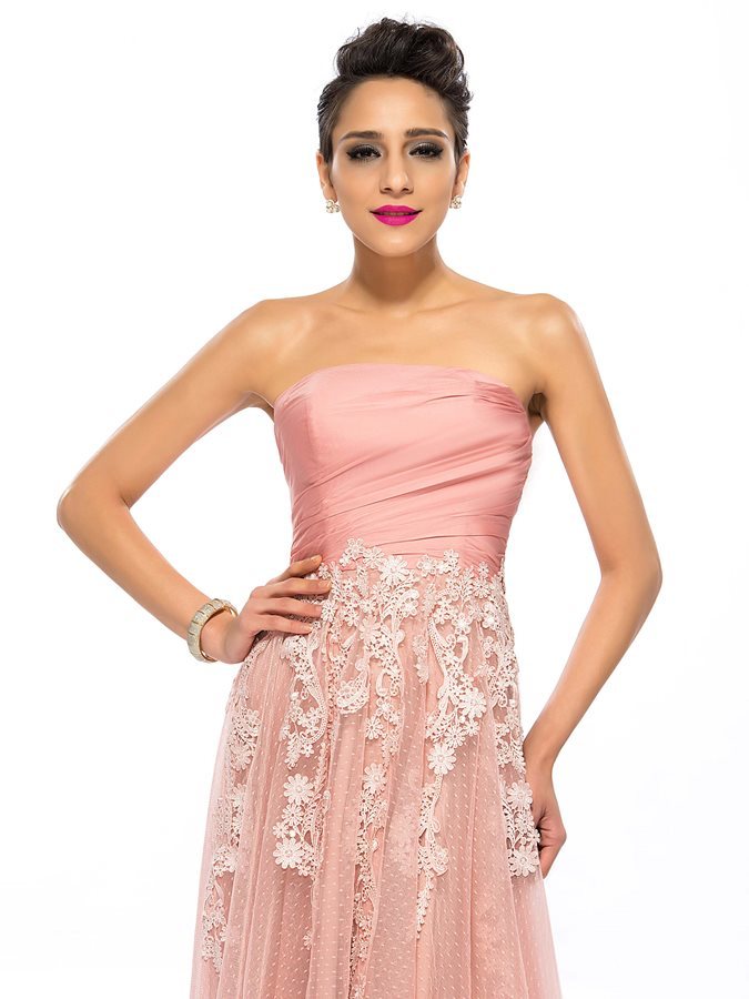 Zipper Up Elegant Lace Sweep Train Floor Length Strapless Prom Dress